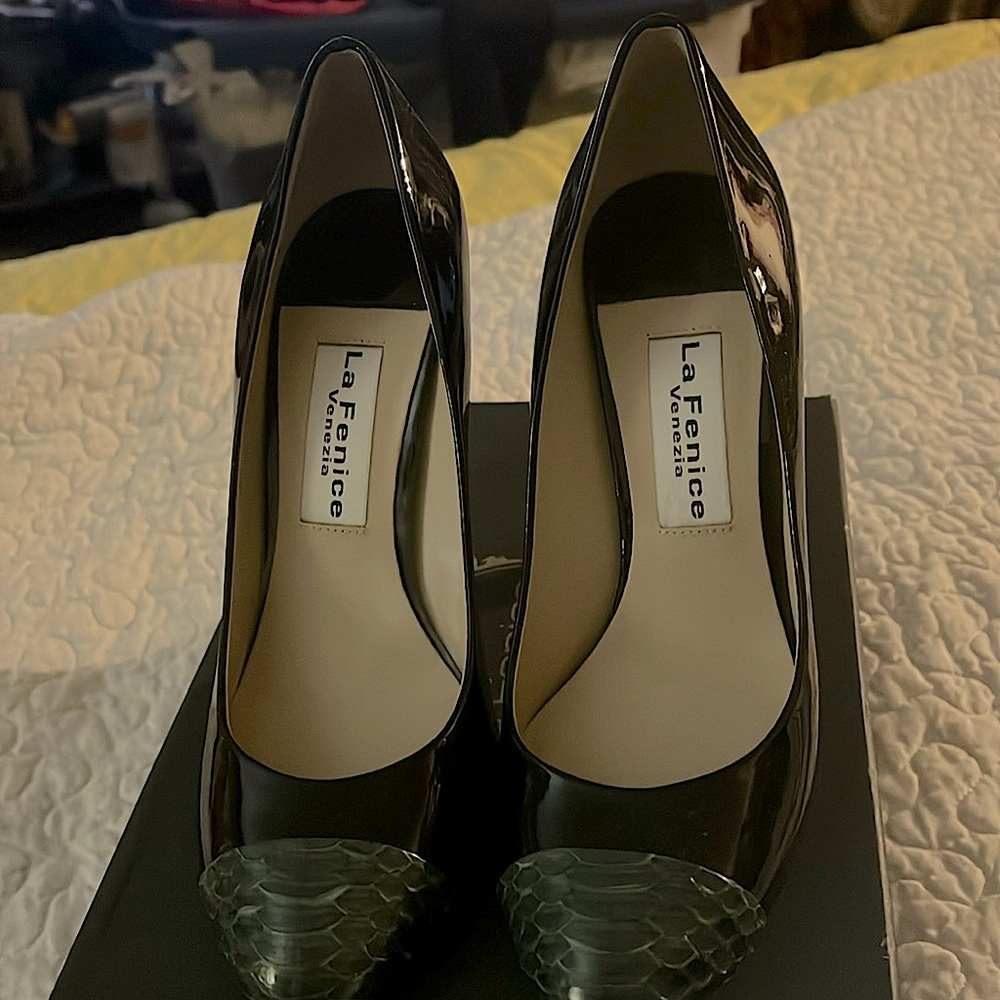 Ladies shoes